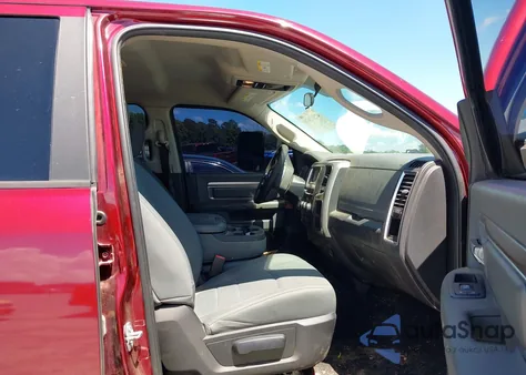 2017 Ram 1500 Slt 4X4 6'4 Box z USA, uszkodzony, nr VIN 1C6RR7GT3HS677122